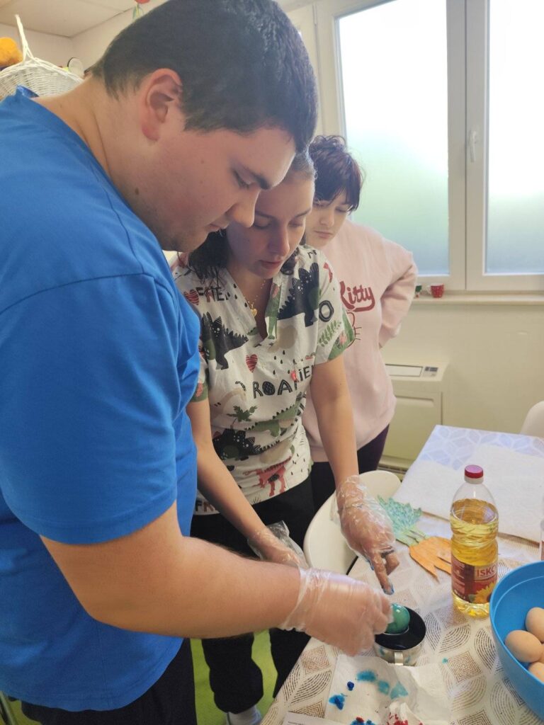 667799015_963054732784597_1853169064430800512_n